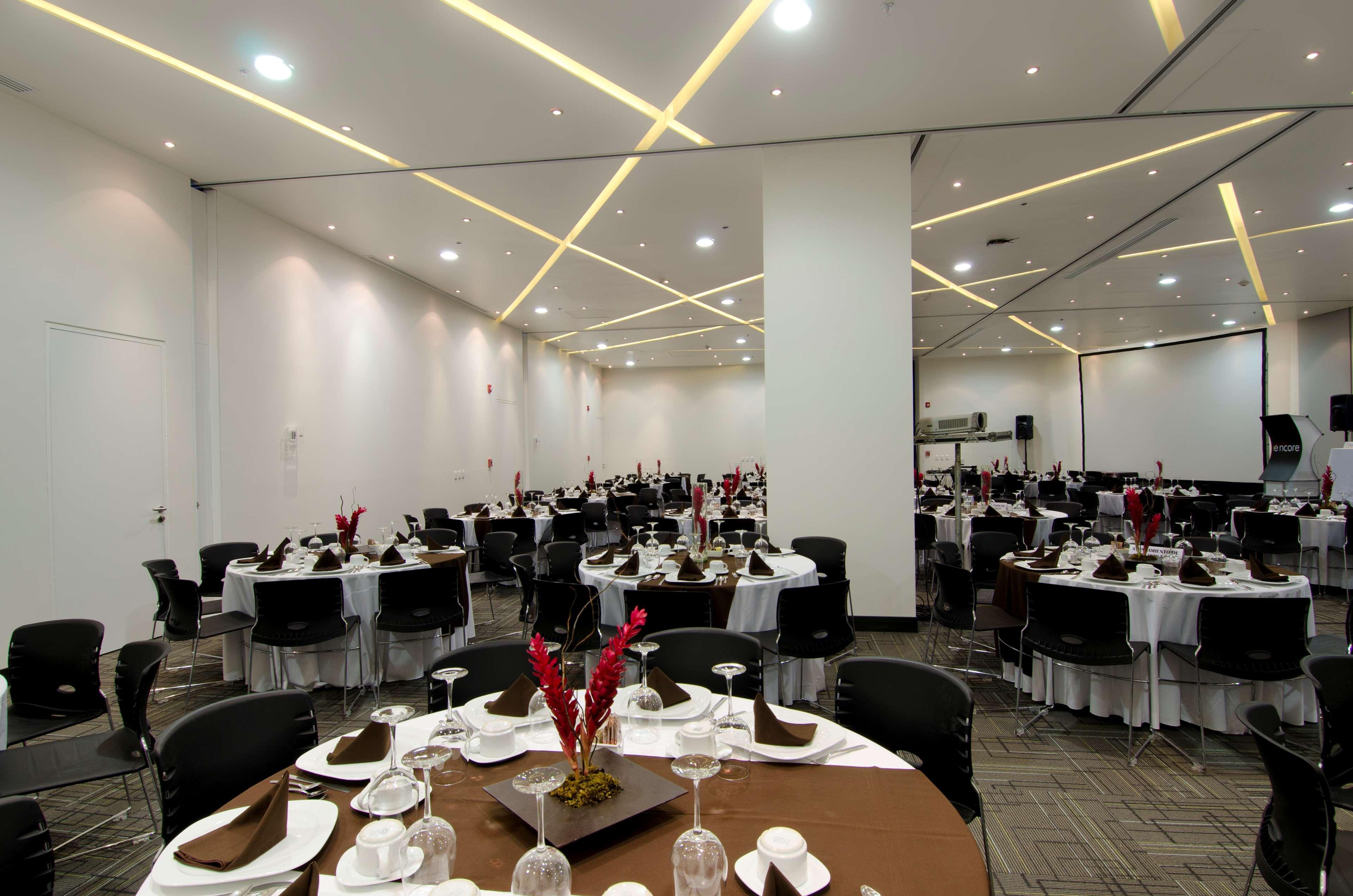 Ramada Encore By Wyndham Aguascalientes Exterior foto